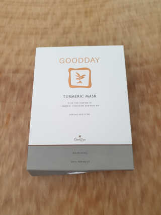 GoodDay Skincare GoodDay 강황 마스크 — 5점을 준 리뷰어가 2019년 12월 올린 사용 사진