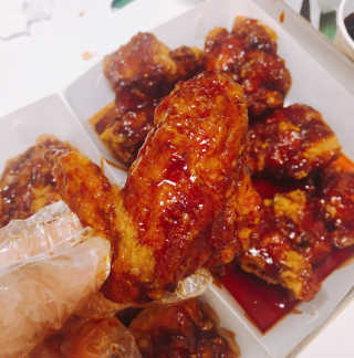 [치킨마루]-  빠사칸레드 + 콜라 500ml — 4점을 준 리뷰어가 2019년 5월 올린 사용 사진
