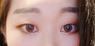 [블랙루즈] 펄블리 아이 글리터 2종 — 4점을 준 리뷰어가 2019년 1월 올린 사용 사진