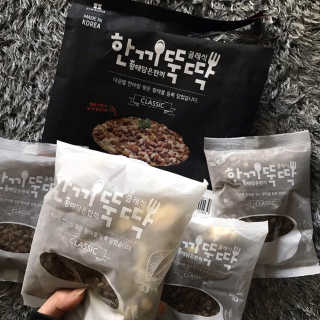 [펫토리아] 맛도 영양도 BEST 한끼뚝딱 강아지 사료 — 5점을 준 리뷰어가 2018년 12월 올린 사용 사진