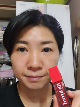릴리바이레드 쥬시라이어 워터틴트 02 체리 크러쉬인 척 — 5점을 준 리뷰어가 2020년 3월 올린 사용 사진