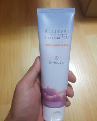 신소라 코스메틱 SINSOLA COSMETIC 신소라 모이스춰 클렌징폼 — 4.83점을 준 리뷰어가 2017년 11월 올린 사용 사진