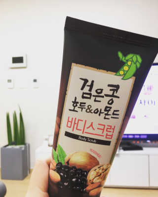 정글트리 검은콩 호두 아몬드 바디스크럽 — 4점을 준 리뷰어가 2018년 3월 올린 사용 사진