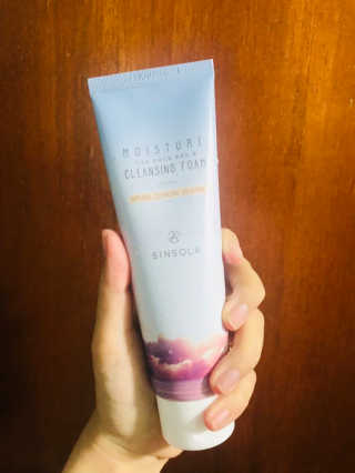 신소라 코스메틱 SINSOLA COSMETIC 신소라 모이스춰 클렌징폼 — 5점을 준 리뷰어가 2017년 11월 올린 사용 사진