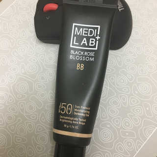 데이셀코스메틱 메디 랩 블랙로즈 블로썸 비비 50g — 3.83점을 준 리뷰어가 2017년 6월 올린 사용 사진