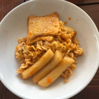 잠실맛집,홍코너떡볶이가우리집에[옛날맛,짜장맛옵션] — 5점을 준 리뷰어가 2019년 11월 올린 사용 사진
