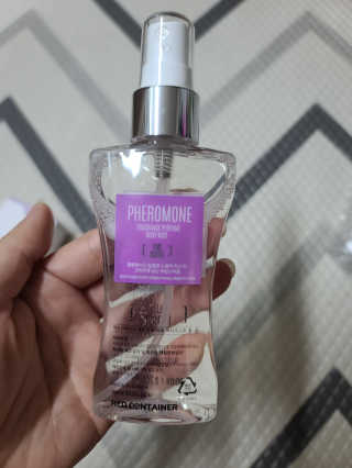 레드컨테이너 페로몬향 퍼퓸 바디미스트 80ml — 5점을 준 리뷰어가 2020년 3월 올린 사용 사진