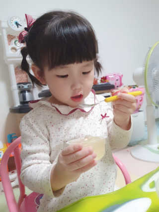 데르뜨 떠먹는 과일 3종, 짜먹는 과일 2종 총 10개 체험 — 5점을 준 리뷰어가 2020년 3월 올린 사용 사진