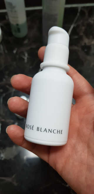 ROSE BLANCHE 로제블랑쉐 인텐시브 수딩 세럼 — 5점을 준 리뷰어가 2019년 7월 올린 사용 사진