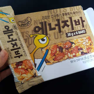 견과가 똘똘 뭉쳐들어간 넛츠몬 에너지바 1BOX 6개입 — 5점을 준 리뷰어가 2018년 1월 올린 사용 사진