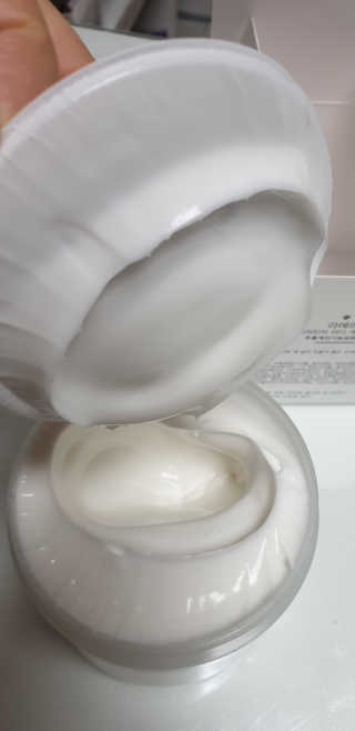 (주)이스터비엔에프 라에뜨 사차인치 바디케어크림 300ml — 4점을 준 리뷰어가 2019년 3월 올린 사용 사진