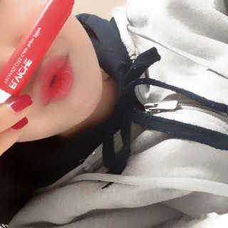 엘비체 트라이앤글로스 컬러 밤 샤인 — 3.5점을 준 리뷰어가 2016년 12월 올린 사용 사진