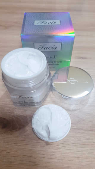 파시스 올인원 진주 화이트닝 크림 100ml — 4.17점을 준 리뷰어가 2018년 11월 올린 사용 사진