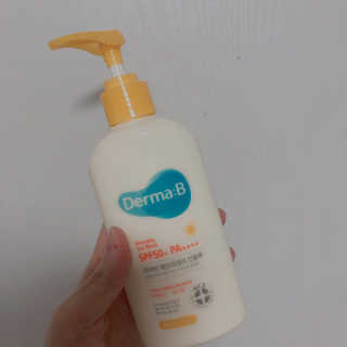 더마비 에브리데이 선블록 SPF50+ PA++++ — 5점을 준 리뷰어가 2019년 4월 올린 사용 사진
