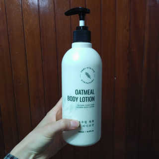 (주)에네스티 내추럴 촉촉  오트밀 바디로션 500ml — 2.5점을 준 리뷰어가 2019년 12월 올린 사용 사진