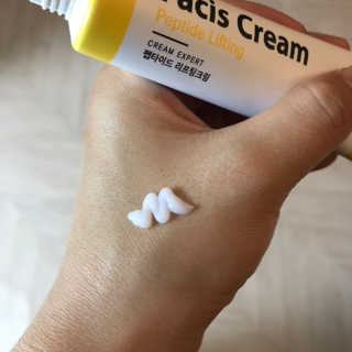 파시스 펩타이드 리프팅 크림 — 4.5점을 준 리뷰어가 2019년 2월 올린 사용 사진