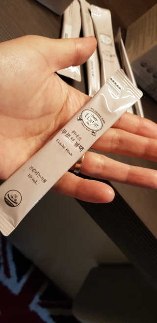 [하우투잇] 뤼에르 쿠르브 블랙 10ml x 30포 총 300ml — 5점을 준 리뷰어가 2020년 3월 올린 사용 사진