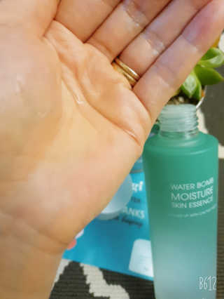 오지아이 워터 밤 모이스처 스킨 에센스 180ml — 5점을 준 리뷰어가 2020년 1월 올린 사용 사진
