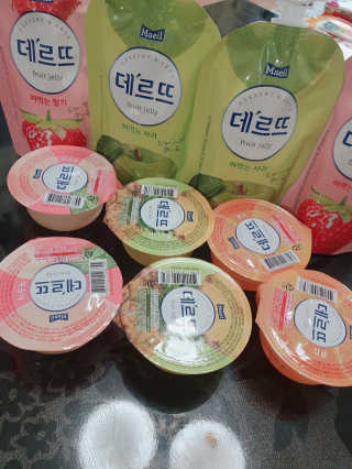 데르뜨 떠먹는 과일 3종, 짜먹는 과일 2종 총 10개 체험 — 4점을 준 리뷰어가 2020년 3월 올린 사용 사진