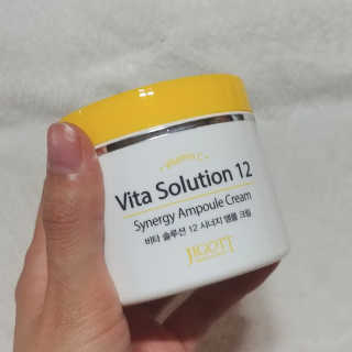 지고트 비타솔루션12 시너지 앰플 크림 100ml — 4점을 준 리뷰어가 2019년 6월 올린 사용 사진