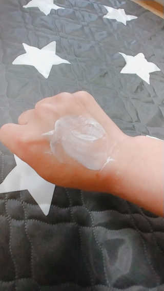더마비 에브리데이 선블록 SPF50+ PA++++ — 4.5점을 준 리뷰어가 2019년 4월 올린 사용 사진
