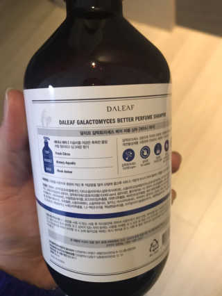 달리프 베러 퍼퓸 샴푸 1000ml 레이니데이 or 일랑로즈 — 5점을 준 리뷰어가 2020년 2월 올린 사용 사진