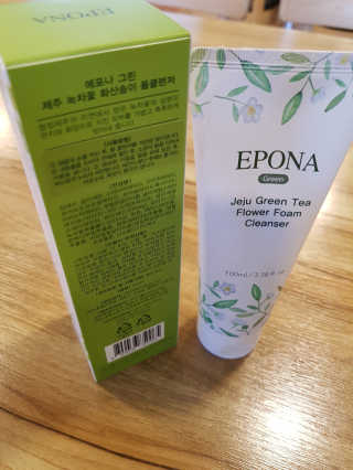 에포나 제주 녹차꽃 화산송이 폼클렌저 — 5점을 준 리뷰어가 2019년 2월 올린 사용 사진