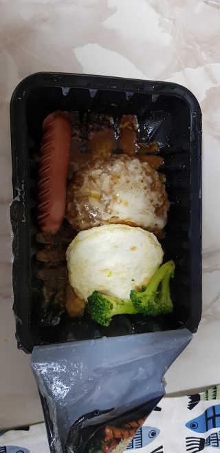 후쿠오카함바그 눈꽃치즈 데미그라스 함박스테이크 240g x3팩 — 4점을 준 리뷰어가 2019년 11월 올린 사용 사진
