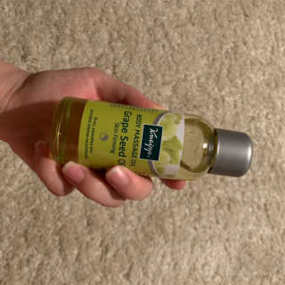 [크나이프] 그레이프씨드 슬리밍 마사지오일 100ml — 5점을 준 리뷰어가 2019년 8월 올린 사용 사진