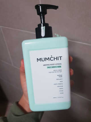 멈칫(MUMCHIT) 멜팅 바디로션 — 4.33점을 준 리뷰어가 2018년 12월 올린 사용 사진