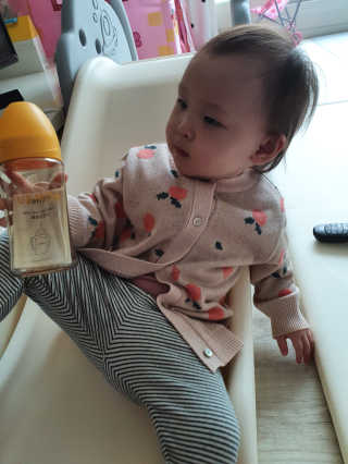 유비맘 PPSU 젖병 노꼭지_200ml_컬러 랜덤 발송 — 4점을 준 리뷰어가 2020년 3월 올린 사용 사진