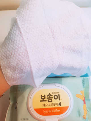 보솜이 아기물티슈 베이비케어 푸에디션 캡 74매 10입 — 5점을 준 리뷰어가 2019년 4월 올린 사용 사진