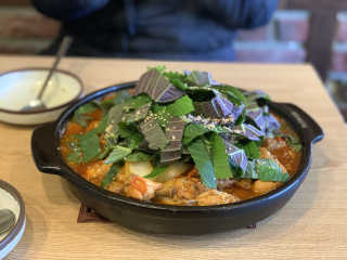 [대성이네_신촌] 깻잎큰닭찜 한마리+사리 中 택2 set — 5점을 준 리뷰어가 2019년 2월 올린 사용 사진