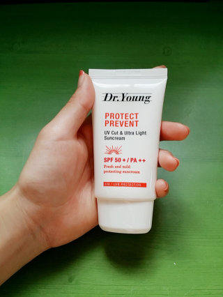 닥터영 유브이 컷 앤 울트라 라이트 썬크림 SPF50+ PA++ 50ml — 3.5점을 준 리뷰어가 2016년 7월 올린 사용 사진
