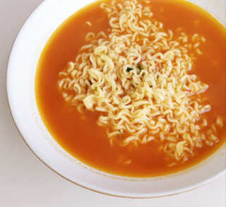 라면 그대로가 제일 맛있는 더엄마라면 — 3점을 준 리뷰어가 2019년 6월 올린 사용 사진