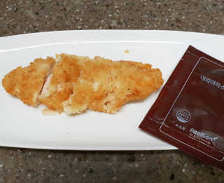 네이처플로우 올립 닭도그 450g 2팩 무료소스 2팩증정 1팩당 80g — 5점을 준 리뷰어가 2018년 11월 올린 사용 사진