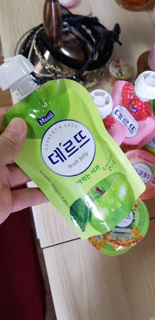 데르뜨 떠먹는 과일 3종, 짜먹는 과일 2종 총 10개 체험 — 5점을 준 리뷰어가 2020년 3월 올린 사용 사진
