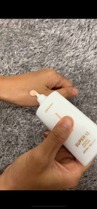 쥴라이Jullai 슈퍼 12 바운스 선 플루이드 SPF50+ PA++++ — 4점을 준 리뷰어가 2019년 7월 올린 사용 사진