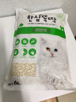 [펫토리아] BEST 고양이두부모래 6L 한삽뚝딱 — 4점을 준 리뷰어가 2019년 1월 올린 사용 사진