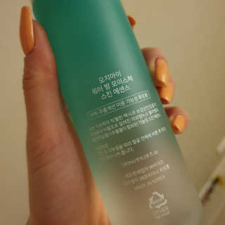 오지아이 워터 밤 모이스처 스킨 에센스 180ml — 5점을 준 리뷰어가 2020년 2월 올린 사용 사진