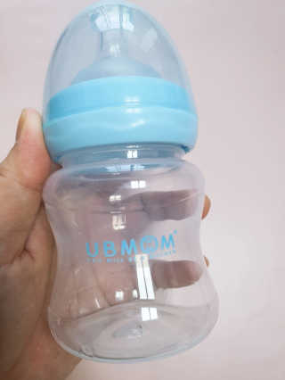 유비맘 신생아젖병 120ml 트리플팩_ 젖꼭지 포함 — 5점을 준 리뷰어가 2020년 3월 올린 사용 사진