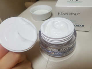헤브닝 인텐시브 화이트닝크림 50ml — 3.33점을 준 리뷰어가 2018년 9월 올린 사용 사진