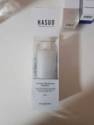 셀리본 하수오 내츄럴 프리벤션 탈모관리 샴푸 300ml — 5점을 준 리뷰어가 2019년 11월 올린 사용 사진