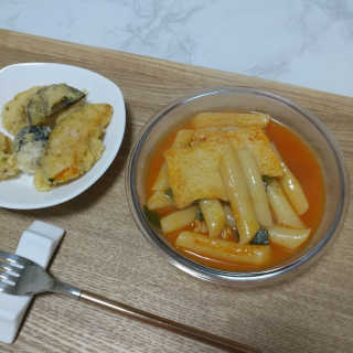 [홍코너떡볶이]옛날떡볶이 인기맛 4팩세트 — 5점을 준 리뷰어가 2019년 11월 올린 사용 사진