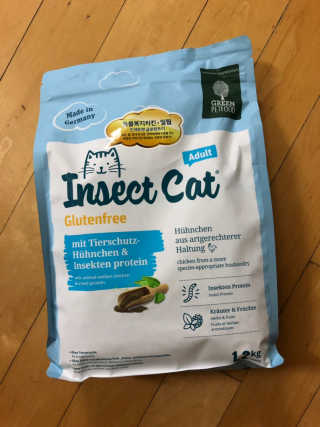 그린펫푸드 인섹트캣 글루텐프리（1.2KG） — 4.5점을 준 리뷰어가 2019년 7월 올린 사용 사진