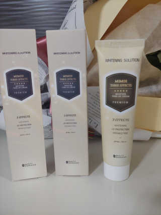 메이메리 쓰리이펙츠 모이스처 톤업크림 50ml — 3.5점을 준 리뷰어가 2019년 12월 올린 사용 사진