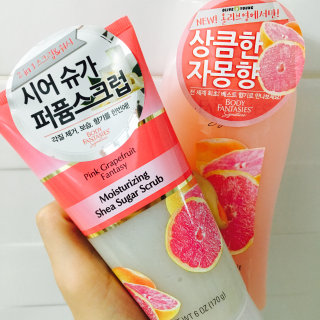 바디판타지 모이스처라이징 시어 슈가 스크럽 — 4.5점을 준 리뷰어가 2016년 7월 올린 사용 사진