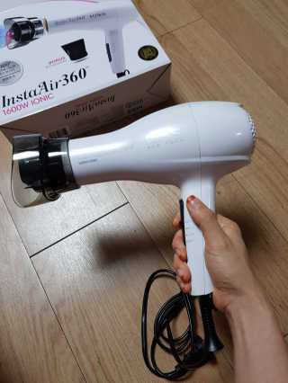 키스뉴욕 인스타에어 360 드라이기 — 4.33점을 준 리뷰어가 2018년 1월 올린 사용 사진
