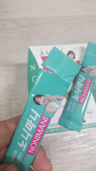 정찬우 꽐라만시 [띵보몰]건강환 습관 노니마니 스틱 1Box — 5점을 준 리뷰어가 2019년 6월 올린 사용 사진