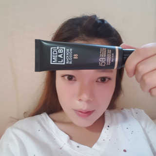 데이셀코스메틱 메디 랩 블랙로즈 블로썸 비비 50g — 4.33점을 준 리뷰어가 2017년 6월 올린 사용 사진